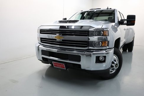 Used 2018 Chevrolet Silverado 3500 LT w/ LT Convenience Package image 2