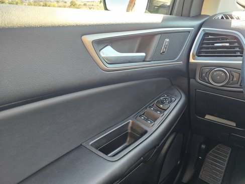Used 2024 Ford Edge SEL image 28