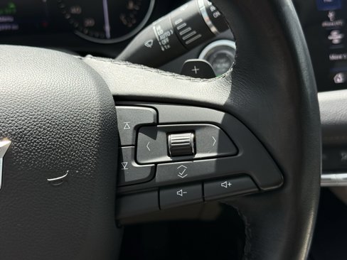 Used 2019 Cadillac XT4 Premium Luxury w/ Cold Weather Package image 17