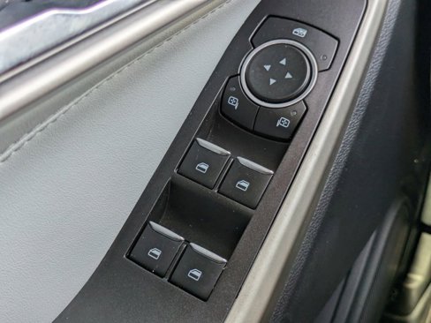 Used 2021 Ford Explorer XLT w/ Equipment Group 202A image 25