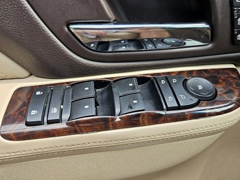 Used 2014 GMC Yukon XL Denali image 32