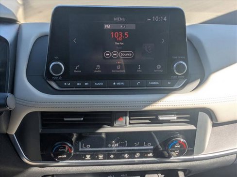 Used 2024 Nissan Rogue SV image 14