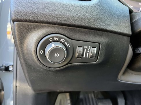 Used 2019 Jeep Compass Limited image 22