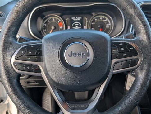 Used 2021 Jeep Cherokee Latitude image 18