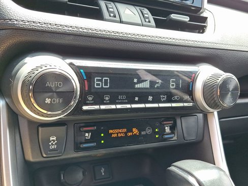 Used 2021 Toyota RAV4 Limited image 16