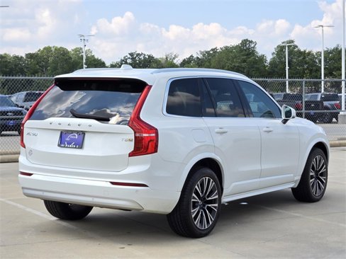 Used 2022 Volvo XC90 T5 Momentum w/ Climate Package image 7