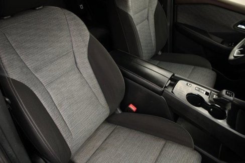 Used 2023 Nissan Rogue SV image 7