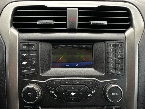 Used 2017 Ford Fusion SE image 20