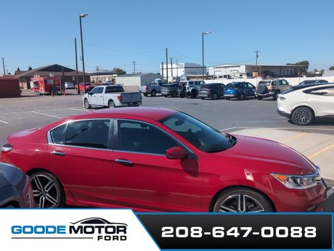 Used 2017 Honda Accord Sport image 2