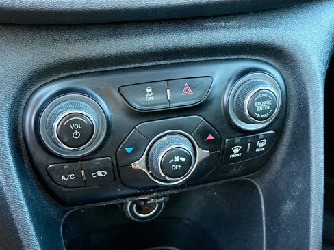 Used 2013 Dodge Dart SXT image 15