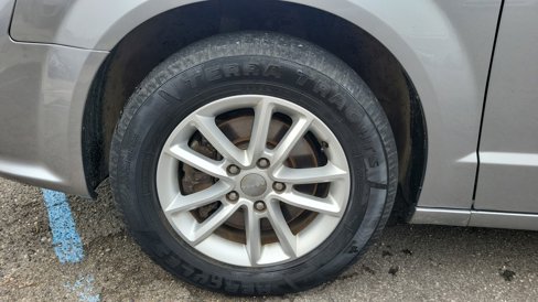 Used 2018 Dodge Grand Caravan SXT image 36