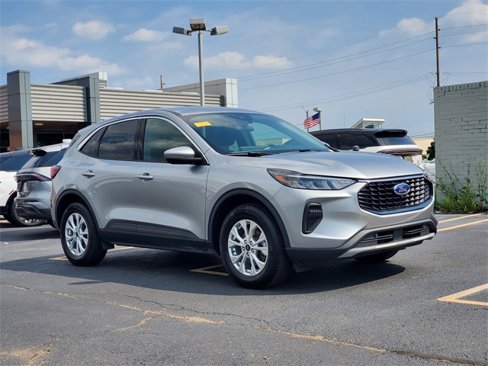 Used 2023 Ford Escape Active w/ Tech Pack #2 image 2