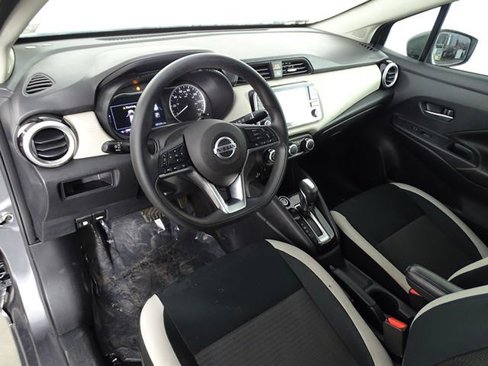 Used 2020 Nissan Versa SV image 12