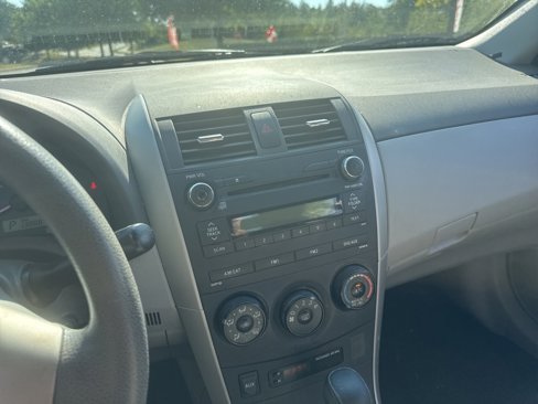 Used 2010 Toyota Corolla LE image 13