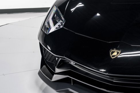 Used 2017 Lamborghini Aventador S image 40