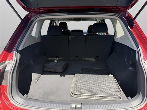 Used 2018 Volkswagen Tiguan S image 11