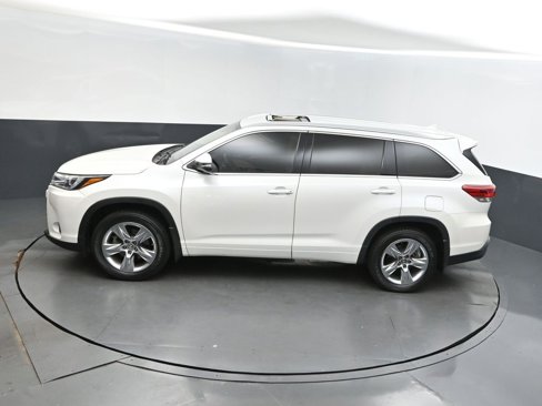 Used 2019 Toyota Highlander Limited image 36