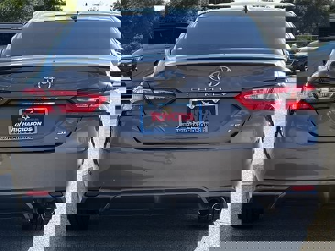 Used 2020 Toyota Camry image 5