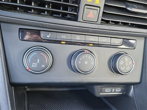 Certified 2024 Volkswagen Jetta Sport image 32