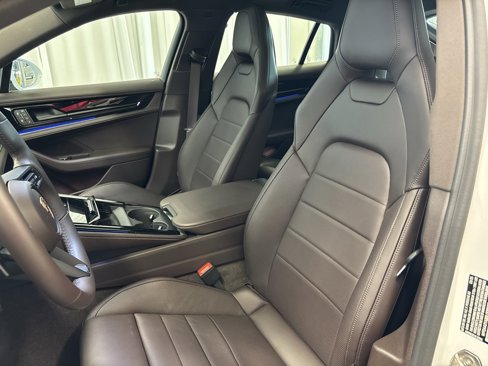 New 2025 Porsche Panamera 4 image 6