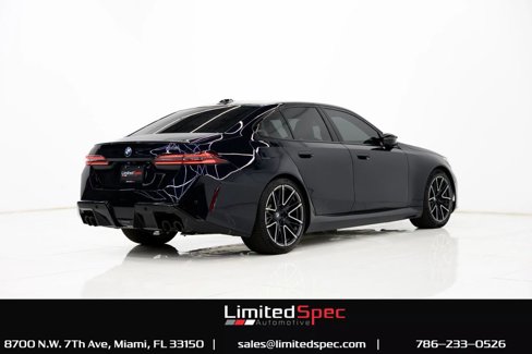 Used 2025 BMW M5 image 25