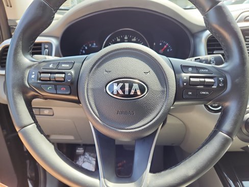 Used 2018 Kia Sorento SX image 18