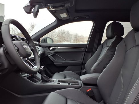 New 2025 Audi Q3 2.0T Premium image 8