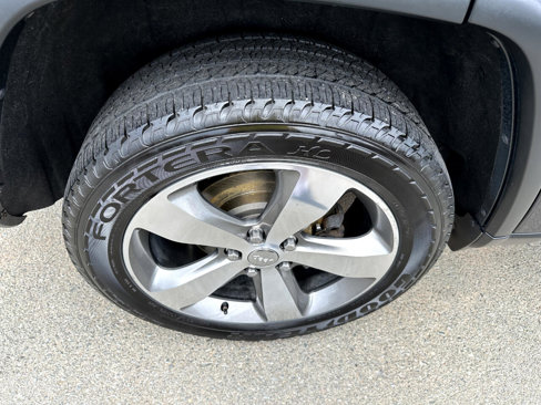 Used 2015 Jeep Grand Cherokee Limited image 16