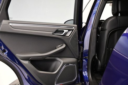 Certified 2023 Porsche Macan GTS image 40