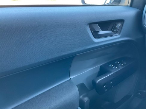 New 2025 Ford Maverick XL image 34
