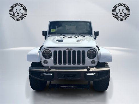 Used 2016 Jeep Wrangler Unlimited Sahara image 2
