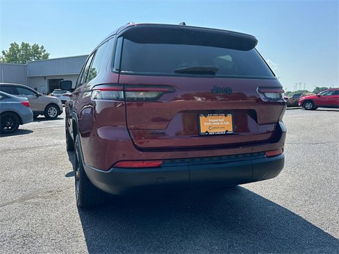 Used 2023 Jeep Grand Cherokee L Laredo image 6