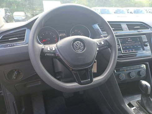 Used 2021 Volkswagen Tiguan S image 9