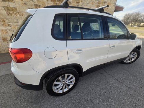Used 2017 Volkswagen Tiguan Limited w/ Premium Package image 20