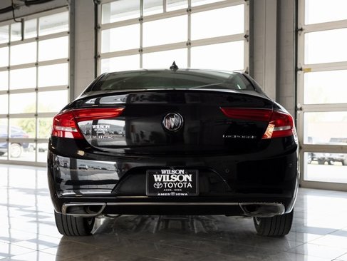 Used 2017 Buick LaCrosse Essence image 3