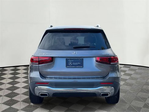 Used 2021 Mercedes-Benz GLB 250 4MATIC image 9