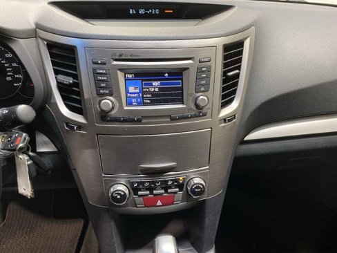 Used 2014 Subaru Outback 2.5i Premium image 16