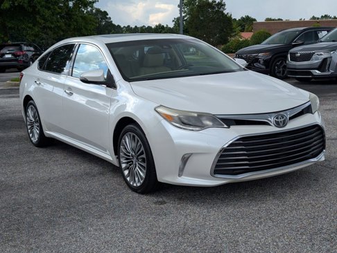 Used 2017 Toyota Avalon Limited image 3