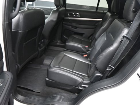 Used 2019 Ford Explorer XLT w/ Equipment Group 202A image 16