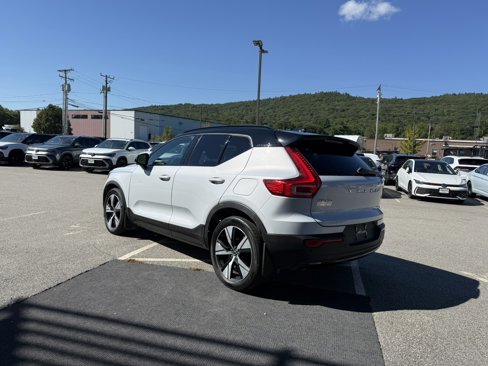 Used 2021 Volvo XC40 P8 Recharge image 6