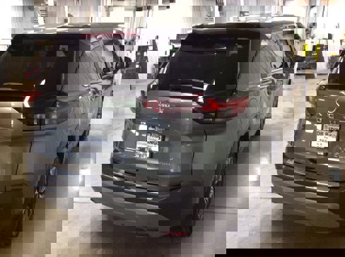 Used 2022 Nissan Rogue SV image 6