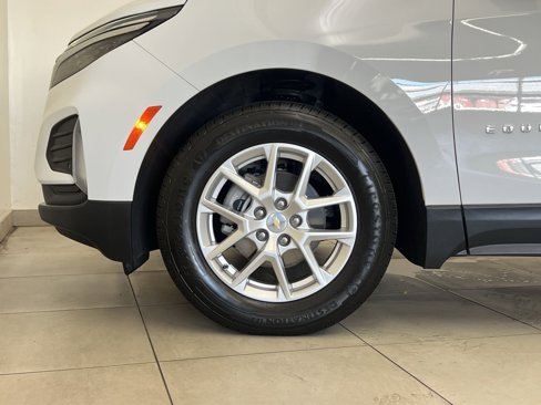 Used 2022 Chevrolet Equinox LT w/ Driver Convenience Package image 10