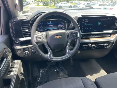 Used 2024 Chevrolet Silverado 3500 LT w/ Z71 Off-Road Package image 2