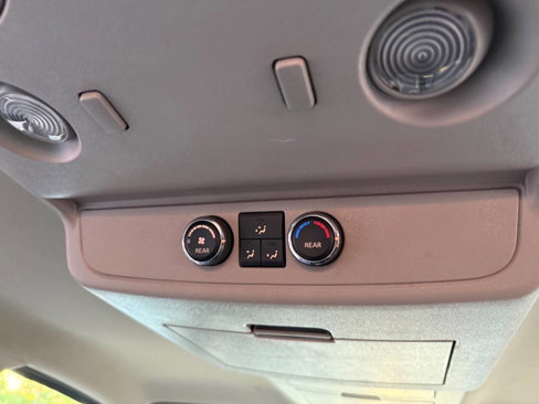 Used 2015 Nissan Armada SL image 16