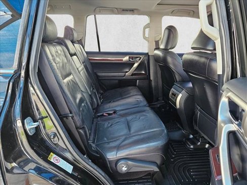 Used 2016 Lexus GX 460 image 24