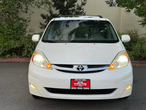 Used 2008 Toyota Sienna XLE Limited image 2