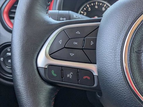 Used 2021 Jeep Renegade Trailhawk image 12