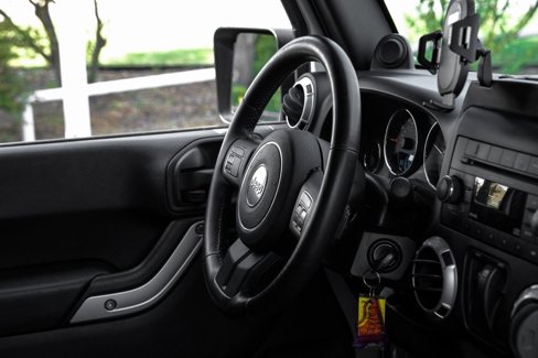 Used 2013 Jeep Wrangler Sahara w/ Dual Top Group image 17