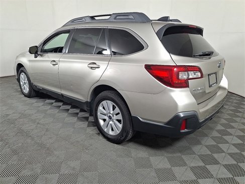 Used 2019 Subaru Outback 2.5i Premium image 8