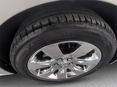 Used 2011 Buick LaCrosse CXL image 24
